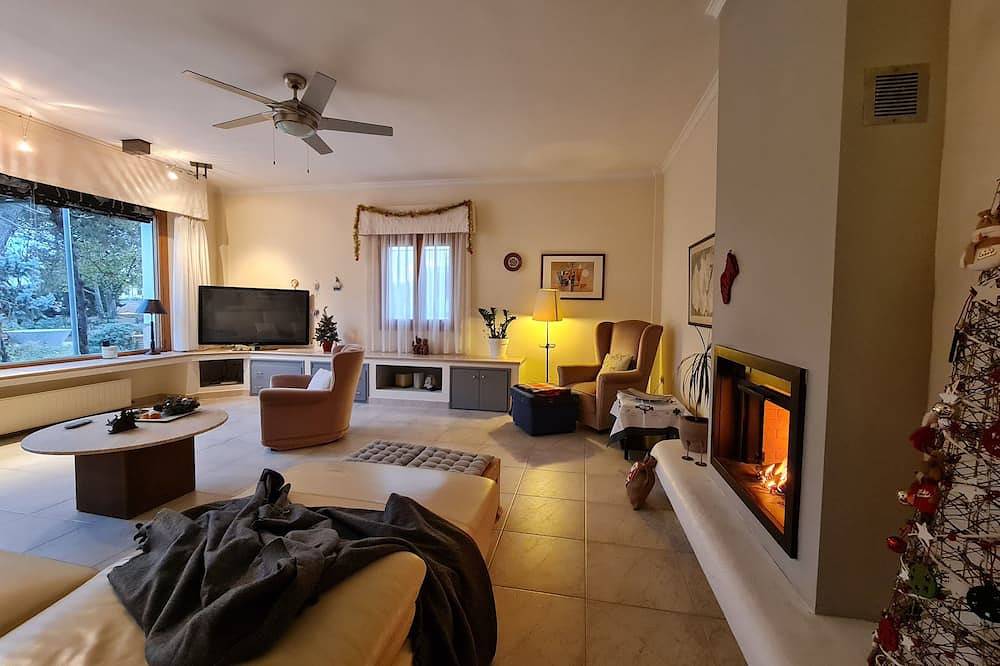 La Casa De Lú, Pool, Bbq Garden, Free Wifi, 30Min Beach In Centro Andalucía in Archidona, Granada Province