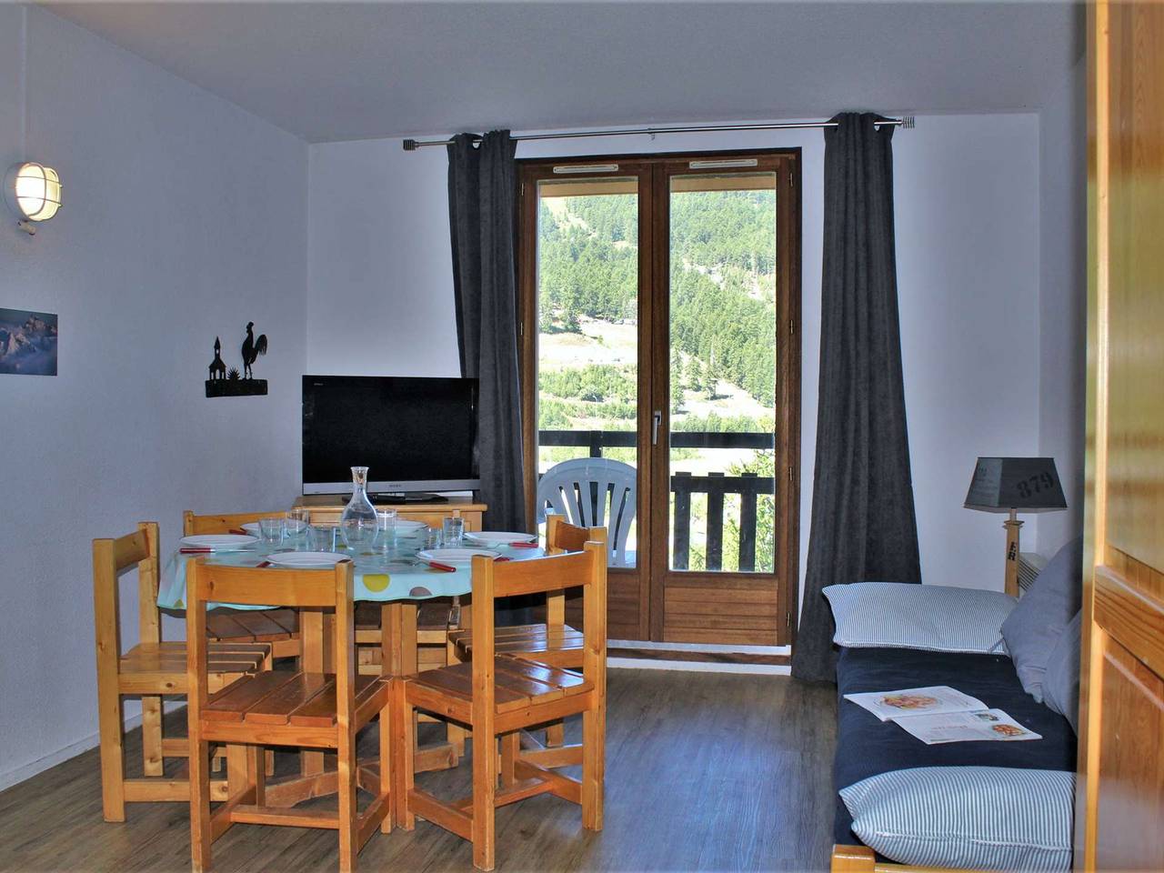 Appartement entier, Appartement 3 pièces à Risoul 1850 avec balcon et animaux admis in Station de Risoul, Risoul