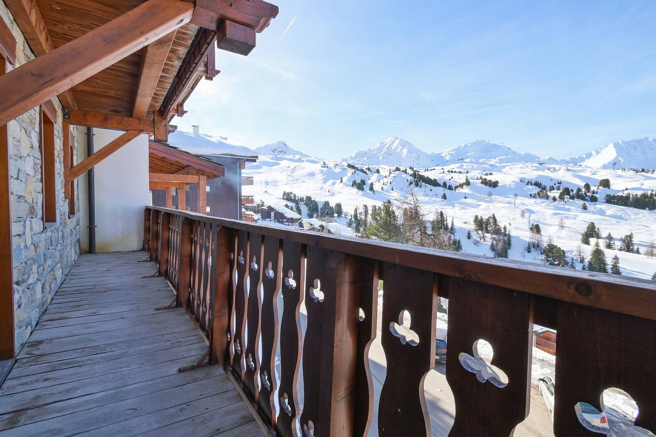 Ganze Wohnung, Appartement 'Lesetoilesdelaplagne Chalet 24' mit Bergblick und Balkon in Belle Plagne, La Plagne-Tarentaise
