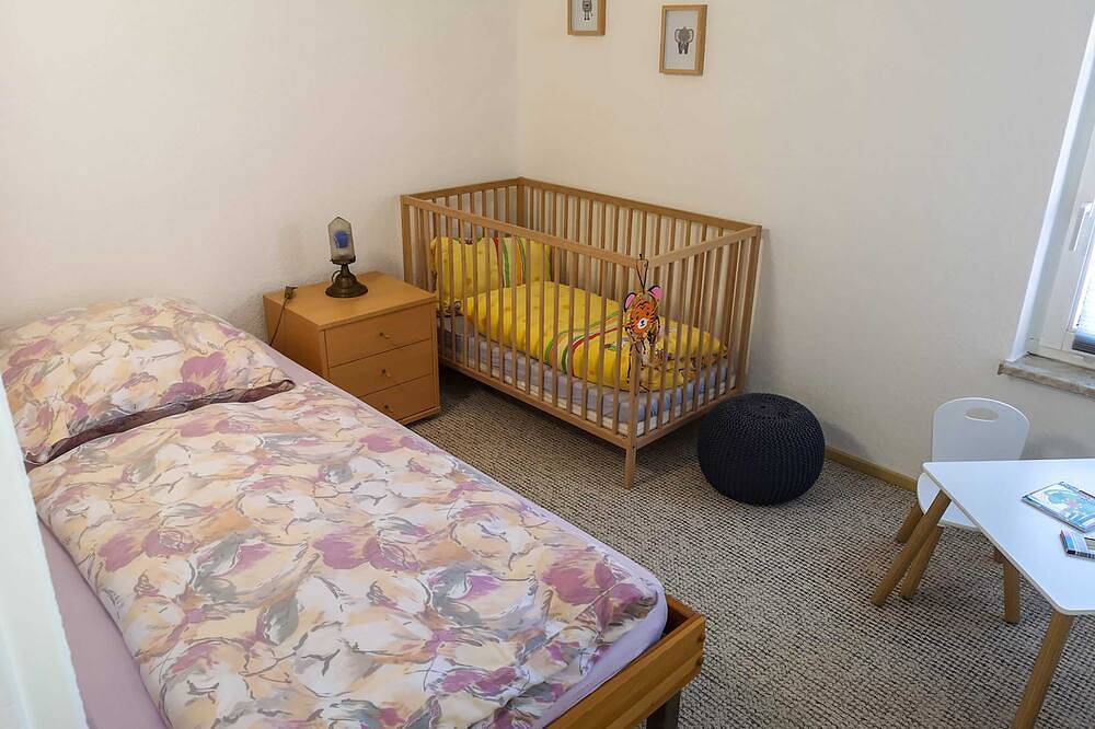 Ganze Wohnung, Ferienwohnung Alte Schmiede in Niepars, Stralsund Umland