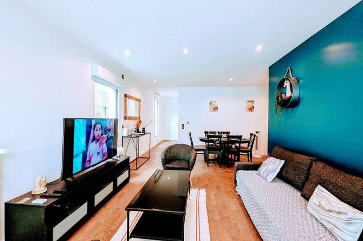 Location de vacances pour 8 personnes, avec jardin et balcon à Clamart