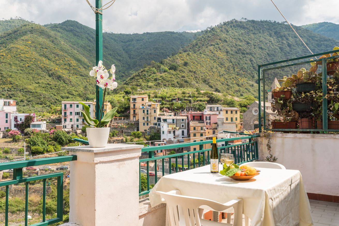 Entire apartment, Oceanview Apartment with WiFi and Kitchen, 800m to Corniglia Beach in Corniglia, Comune di Vernazza