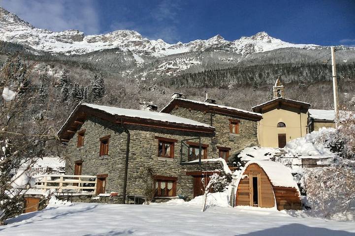 Gîte pour 15 personnes, avec Balcon ainsi que Jardin et Sauna à Saint-André (Savoie)