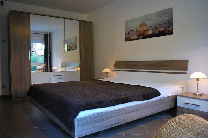 Ferienwohnung für 3 Personen, mit Terrasse und Garten in Düsseldorf - 2