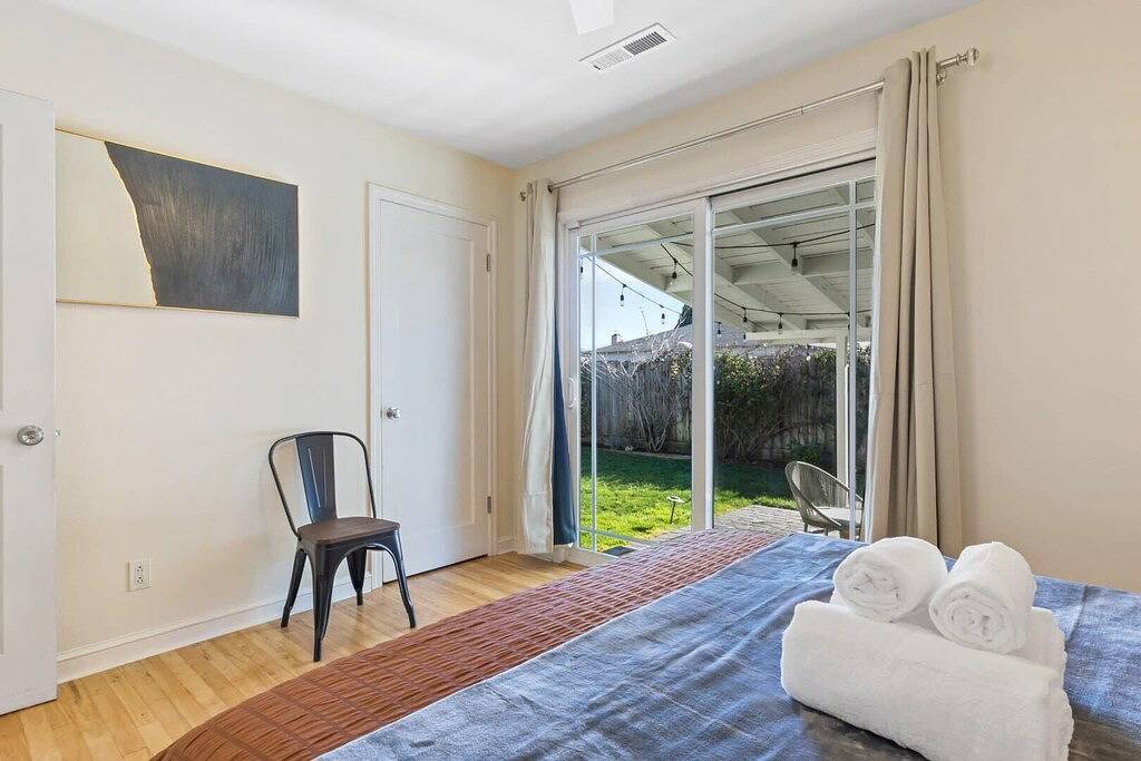 @ Marbella Lane - Modern and Sleek Home in Redwood in Redwood City, Silicon Valley