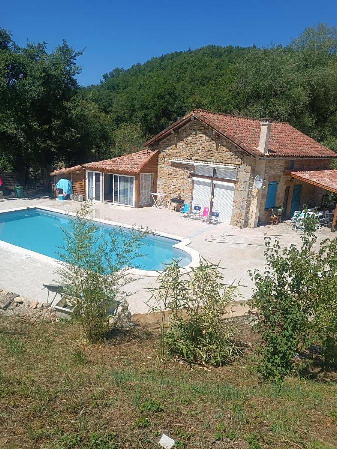 Casa de vacaciones para 24 personas, con jacuzzi además de jardín y piscina - 1