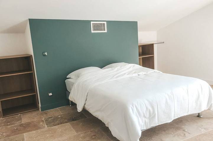 Gîte pour 10 personnes, avec jardin à Lédenon - 4