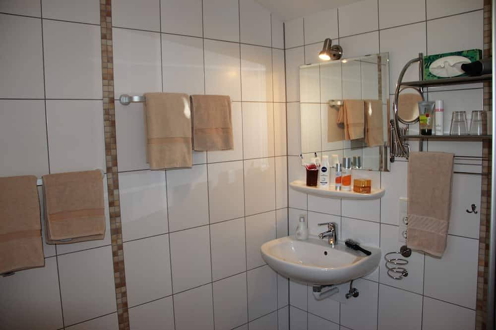 Gemütlich eingerichtete Appartements, barrierefrei mit großer Terrasse am See in Friedeburg, Landkreis Wittmund