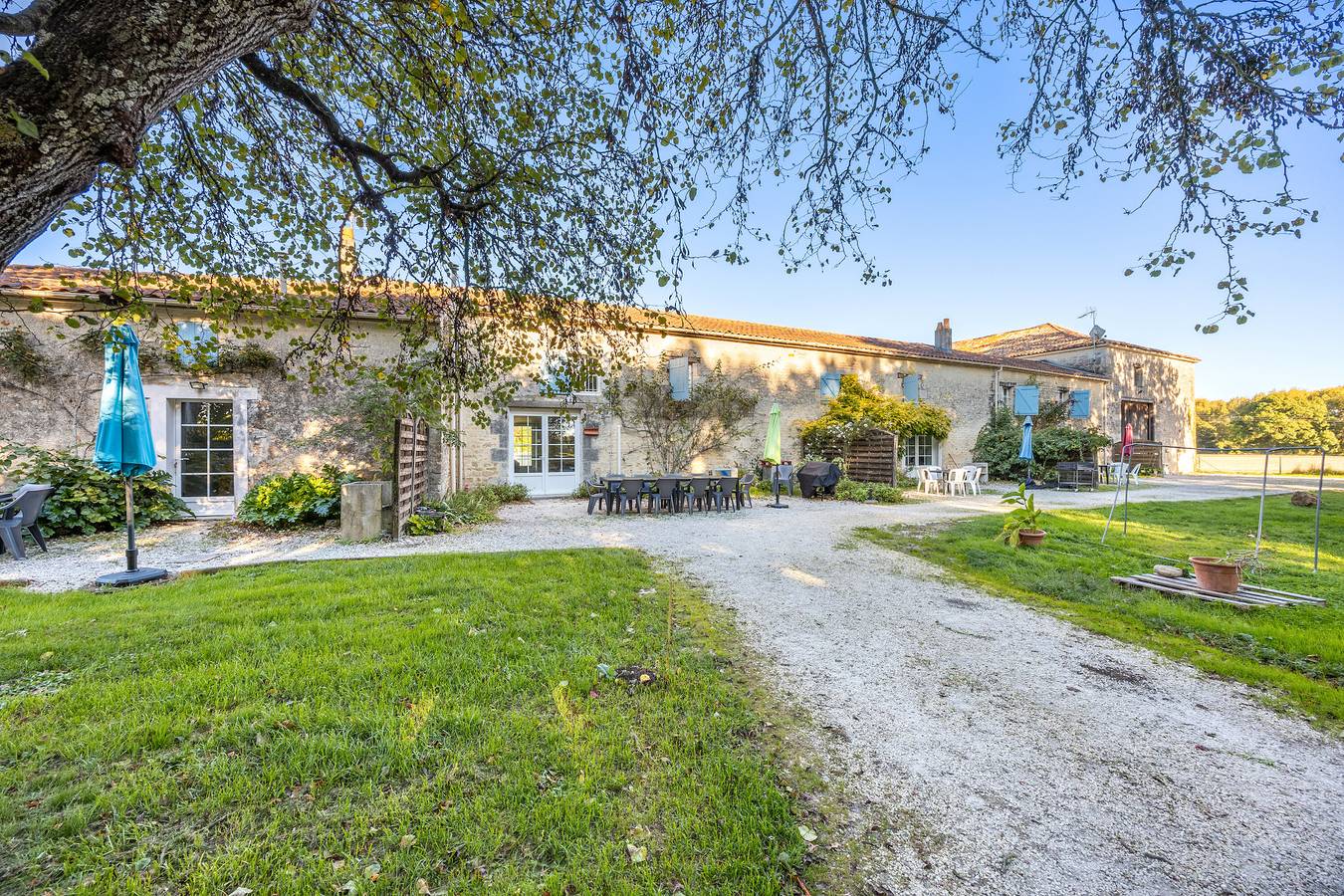 Ferienhaus 'Le Colombier' mit privater Terrasse, privatem Garten und Wi-Fi in Surgères, Rochefort und Umgebung