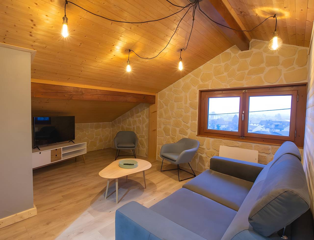 Ganze Wohnung, Ruhige Wohnung mit Bergblick in Haute-Savoie in Marignier, Region Bonneville