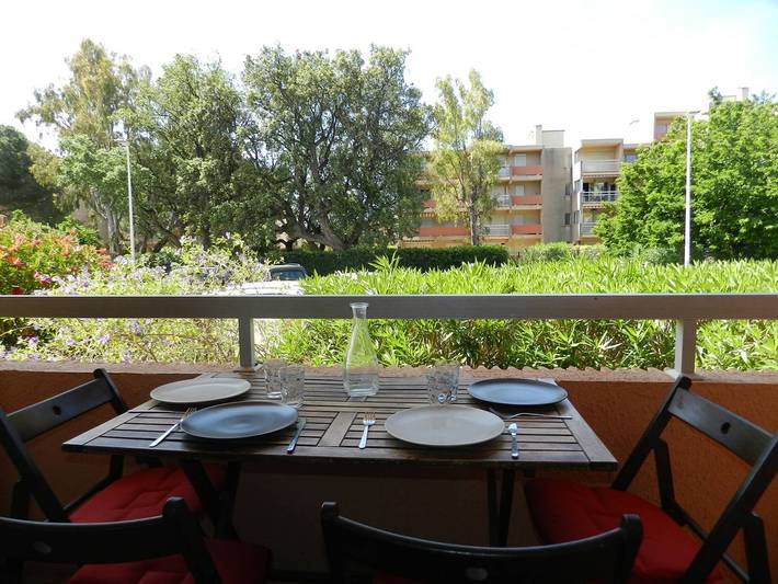 Gîte pour 4 personnes, avec terrasse dans Plage La Favière