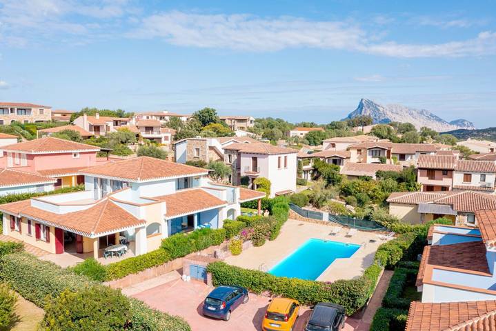 Gîte pour 4 personnes, avec jardin et piscine à Monte Petrosu - 2