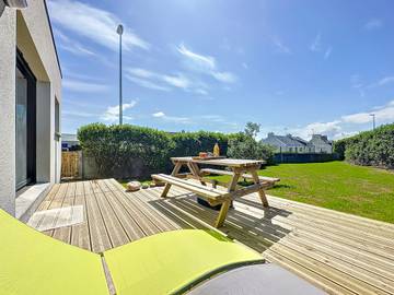Gîte pour 4 personnes, avec terrasse et jardin à Landunvez