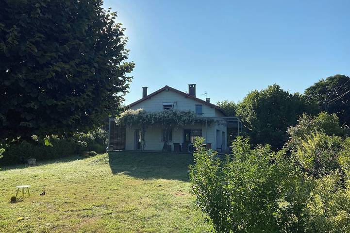 Location de vacances pour 12 personnes, avec Jardin dans Saint-Amans-Valtoret