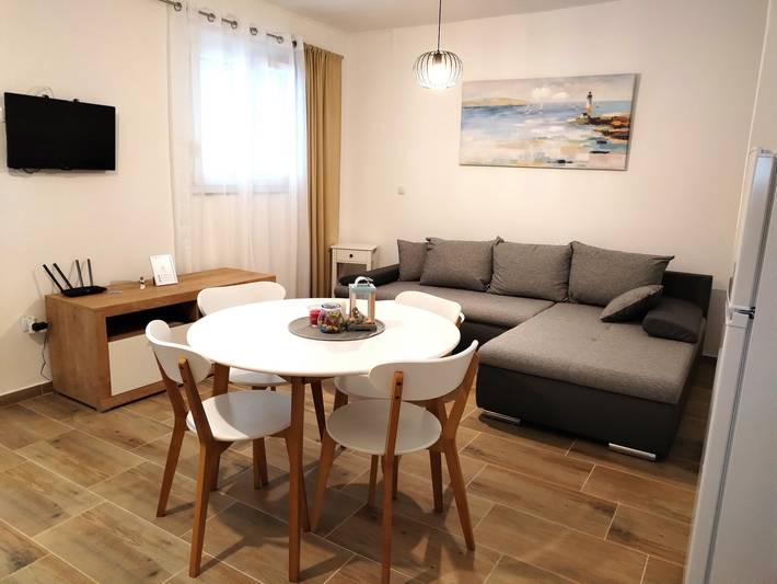 Ferienwohnung für 3 Personen, mit Balkon/Terrasse und Pool in Supetarska Draga