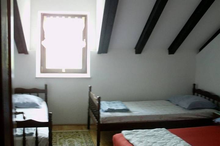 Ganze Wohnung, Ferienwohnung in Zlarin mit Balkon, W-Lan, Waschmaschine (3813-1) in Zlarin (Kroatische Adria), Dalmatinische Inseln