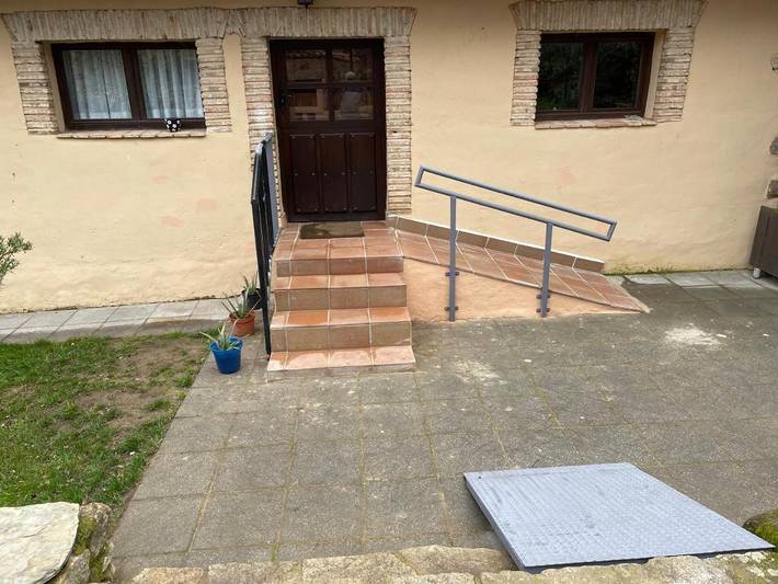 Casa de vacaciones para 7 personas, con jardín además de vistas y piscina, Se admiten mascotas en Sierra de Gata - 3