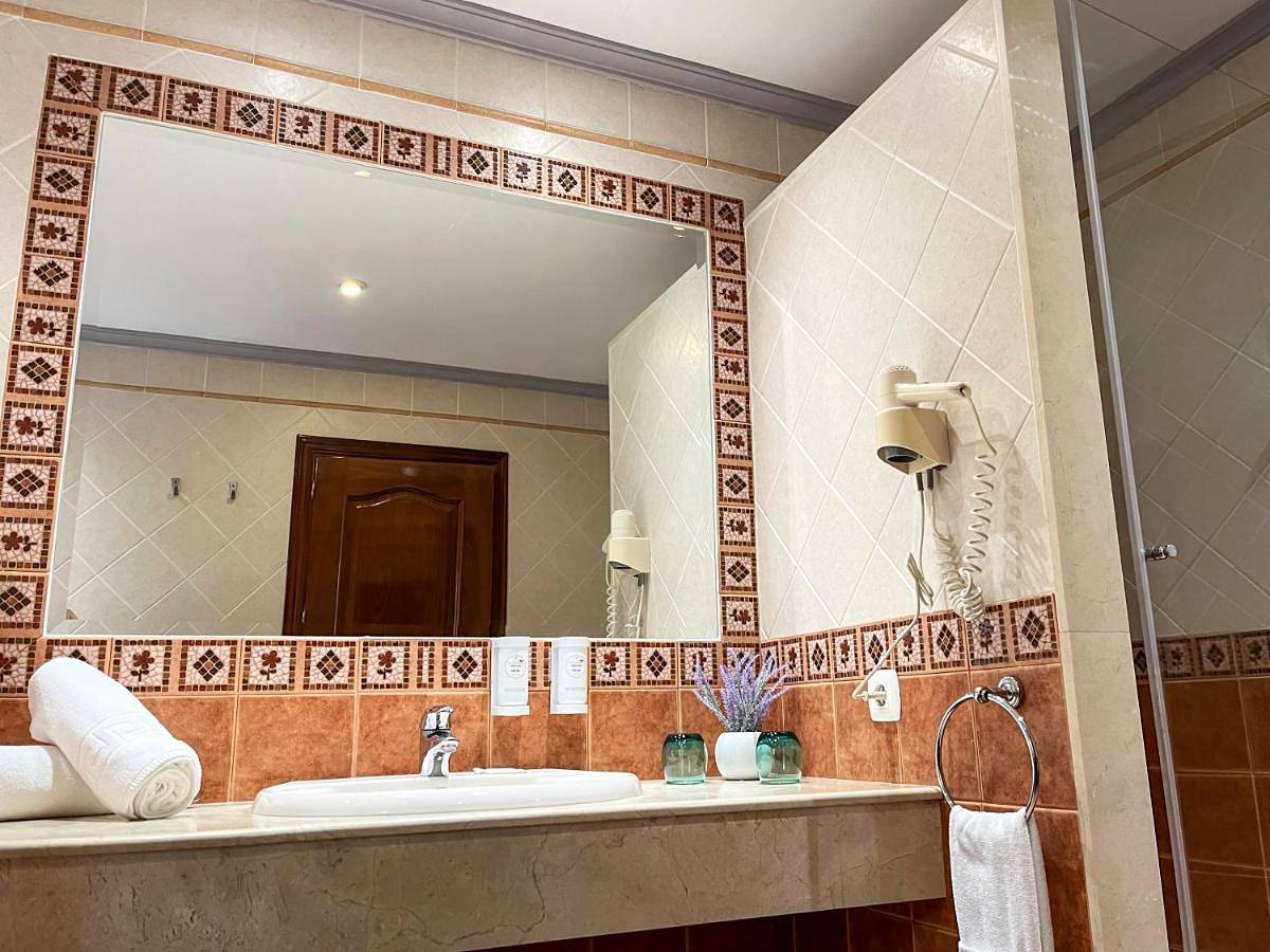 Beatriz Charming Hostal in Playa El Bajondillo, Torremolinos