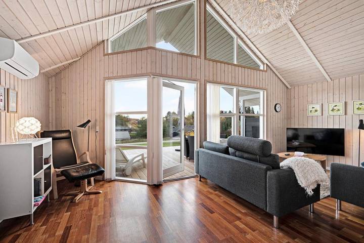 Ferienhaus auf erhöhter, offener Naturgrund in den Hügeln bei Lyngsbæk Strand in Lyngsbæk Strand, Ebeltoft