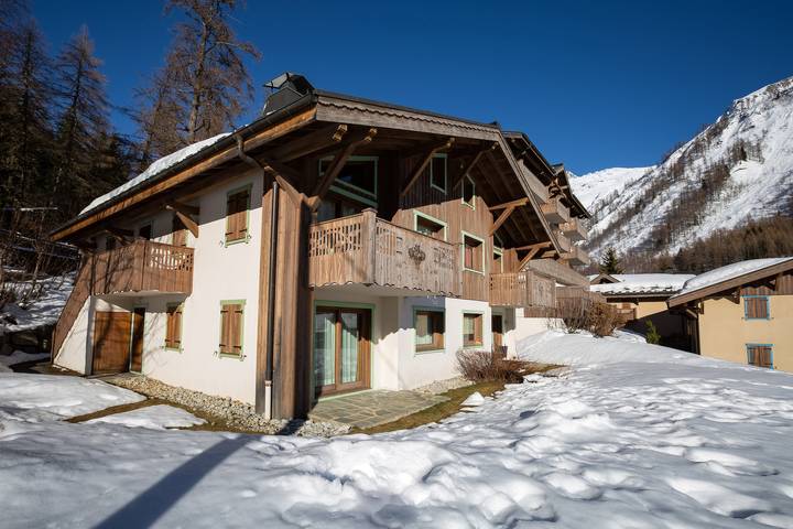 Apartamento entero, Apt BecD4 Chalet-Style w/ Parking for 8 in Les Grandes Montets, Chamonix-Mont-Blanc