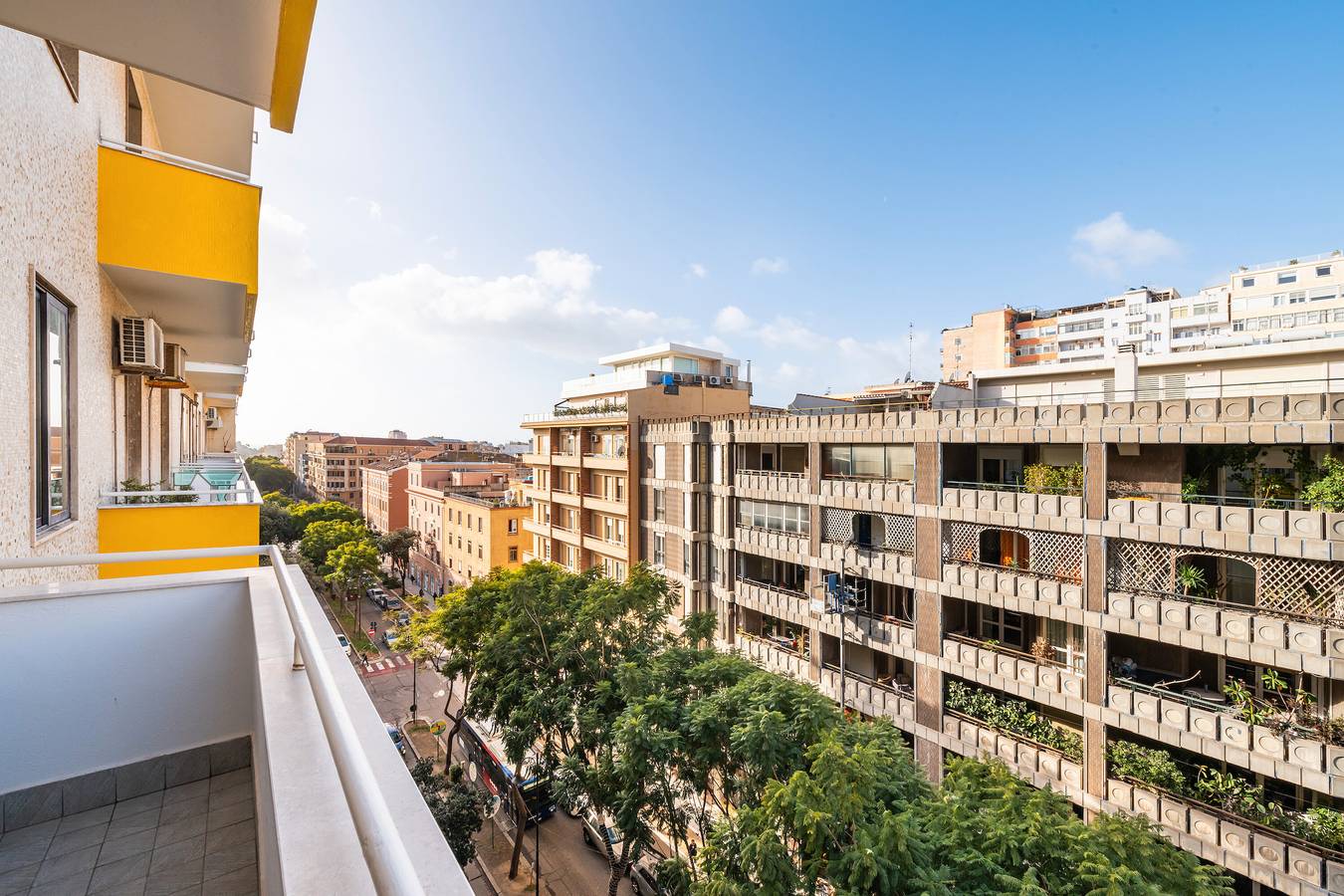 Appartamento intero, Appartamento 'Family Comfort Sole' con balcone, Wi-Fi e aria condizionata in Sant'Alenixedda, Cagliari