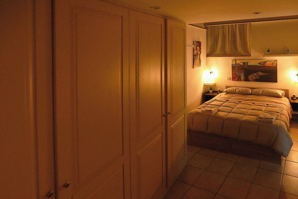 Entire apartment, Domus Rustica in Tivoli, Rome Province