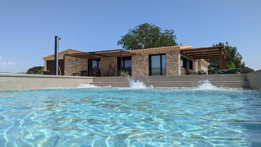Casa rural para 12 personas, con Terraza y Jardín además de Piscina y Vistas en Noguera