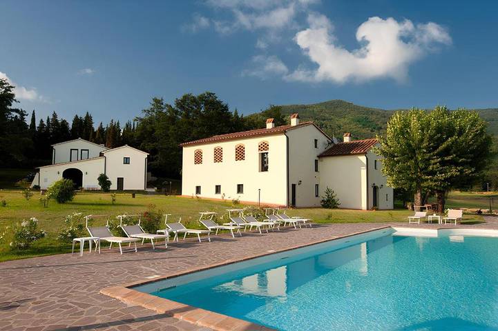 Appartamento per 4 persone, con Terrazza e Giardino nonché Piscina e Vista lago a Calenzano