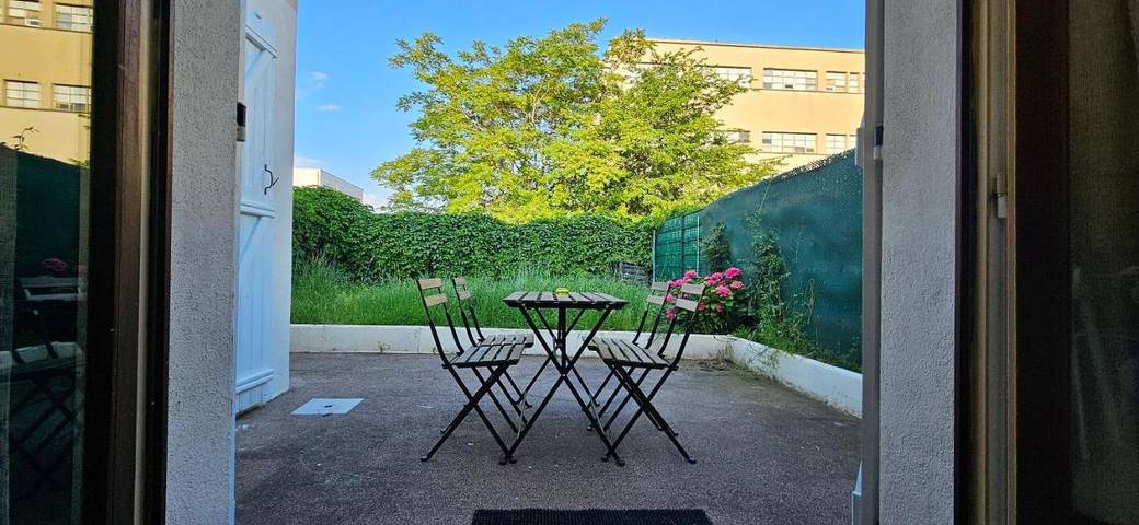 Location de vacances pour 4 personnes, avec vue et jardin, animaux acceptés à Vénissieux