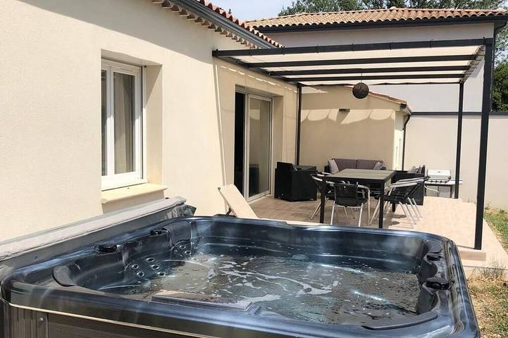 Location de vacances pour 5 personnes, avec Jacuzzi et Jardin à Saint-Laurent-des-Arbres