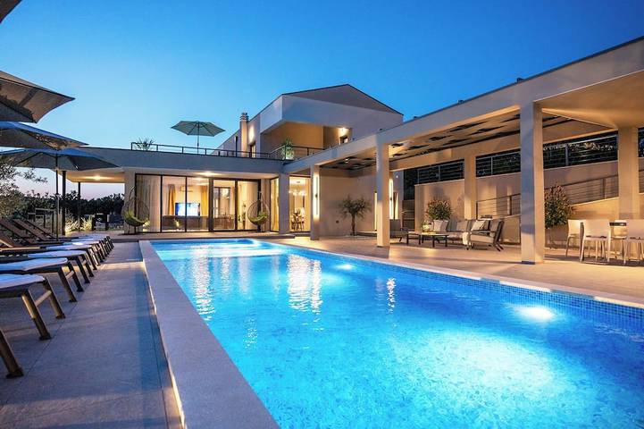 Ferienhaus für 10 Personen, mit Whirlpool und Garten, mit Haustier in Barban