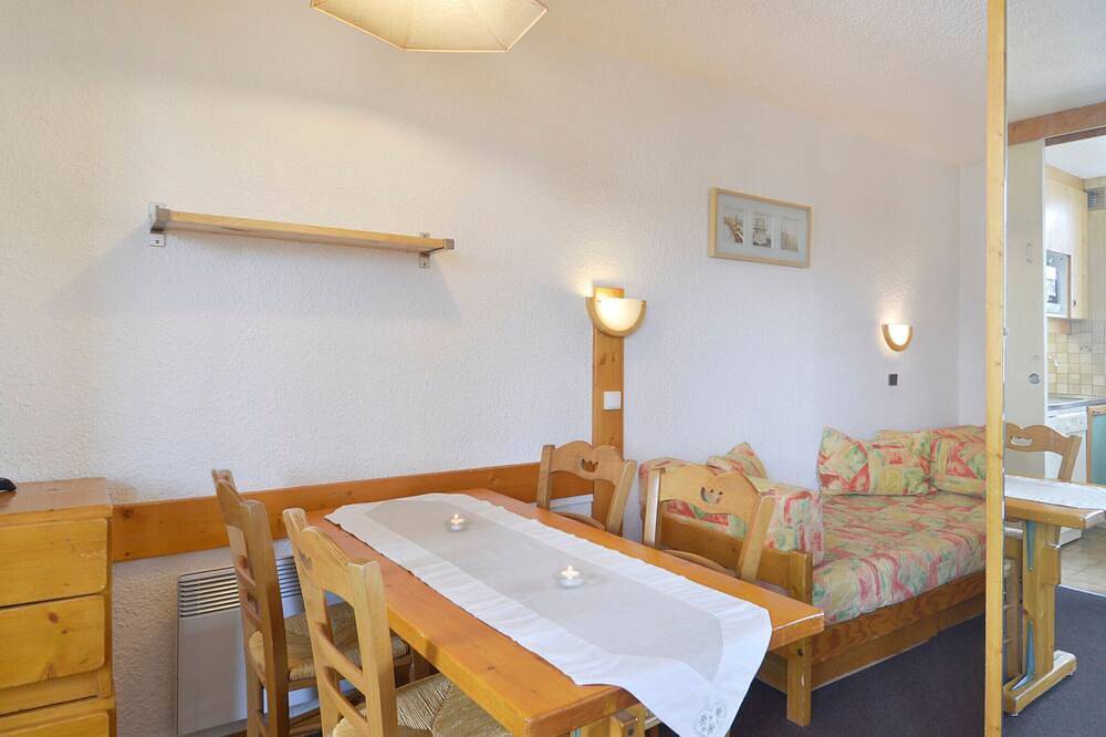 Entire apartment, Cozy Studio for 4 · Ski-in/Ski-out · Balcony · Pet-Friendly in La Plagne, La Plagne-Tarentaise
