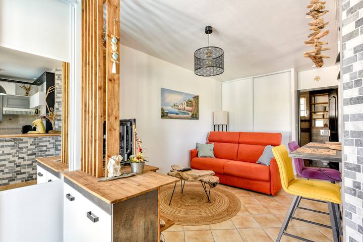 Location de vacances pour 4 personnes, avec jardin ainsi que terrasse et piscine à Cruzy - 2