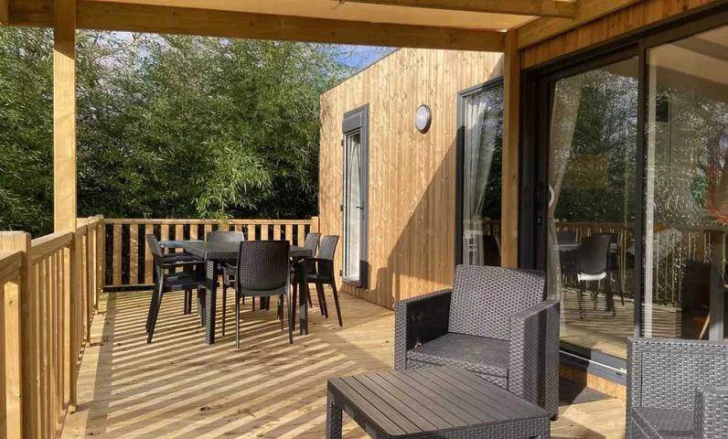 Mobil home pour 10 personnes, avec sauna et terrasse ainsi que jacuzzi et bassin pour enfant à Quimper - 2