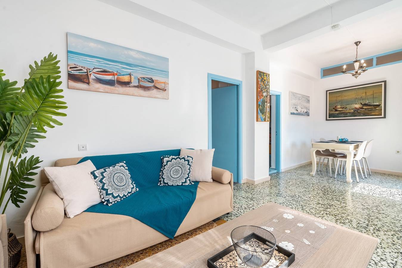 Vakantiehuis 'Katia's Home First Floor' met gedeelde tuin, wifi en airco in Rhodos Stad, Rhodos