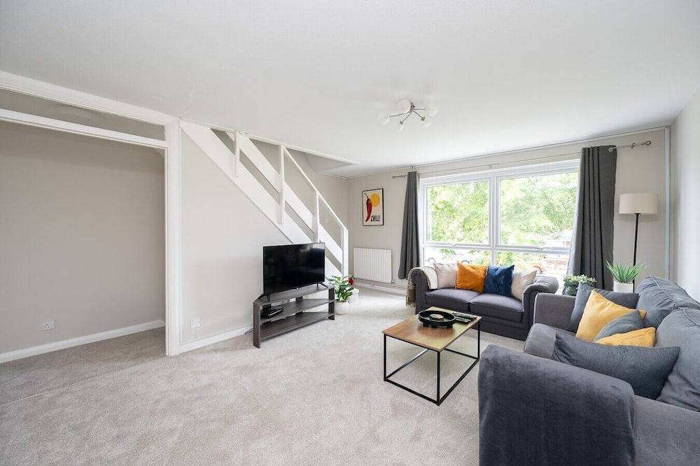 Appartement entier, 2 Bed Flat Free Parking Next To The Station in Horsham, Sussex de l'Ouest