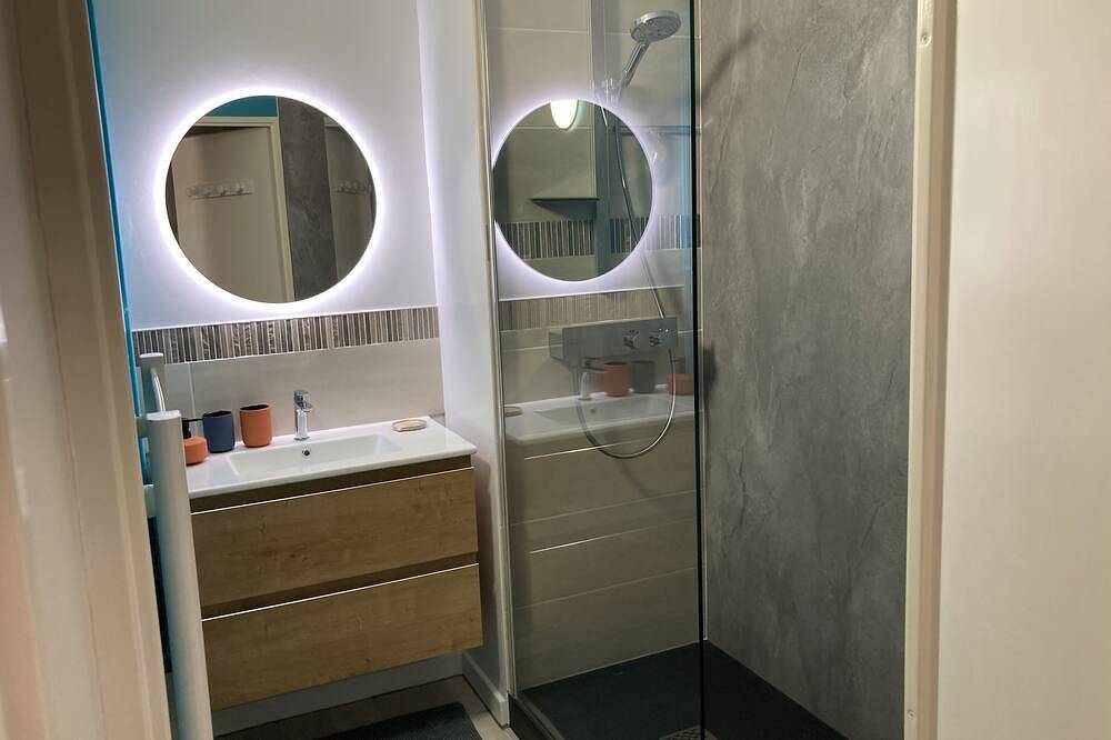 Appartement entier, Bel appartement vue mer  à 300 m de la plage in Saint-Quay-Portrieux, Côte de Goëlo