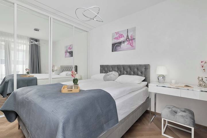 Ganze Wohnung, Klimatisiertes Appartement mit Balkon | Arbeitsbereich | Parkplatz in Lublin, Lublin und Umgebung