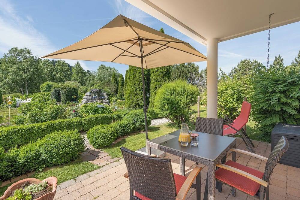 Ganze Wohnung, Schöne, helle Ferienwohnungen mit Nutzung Saunawelt, Naturschwimmteich, Carport, in Wertach, Bayerisch Schwaben