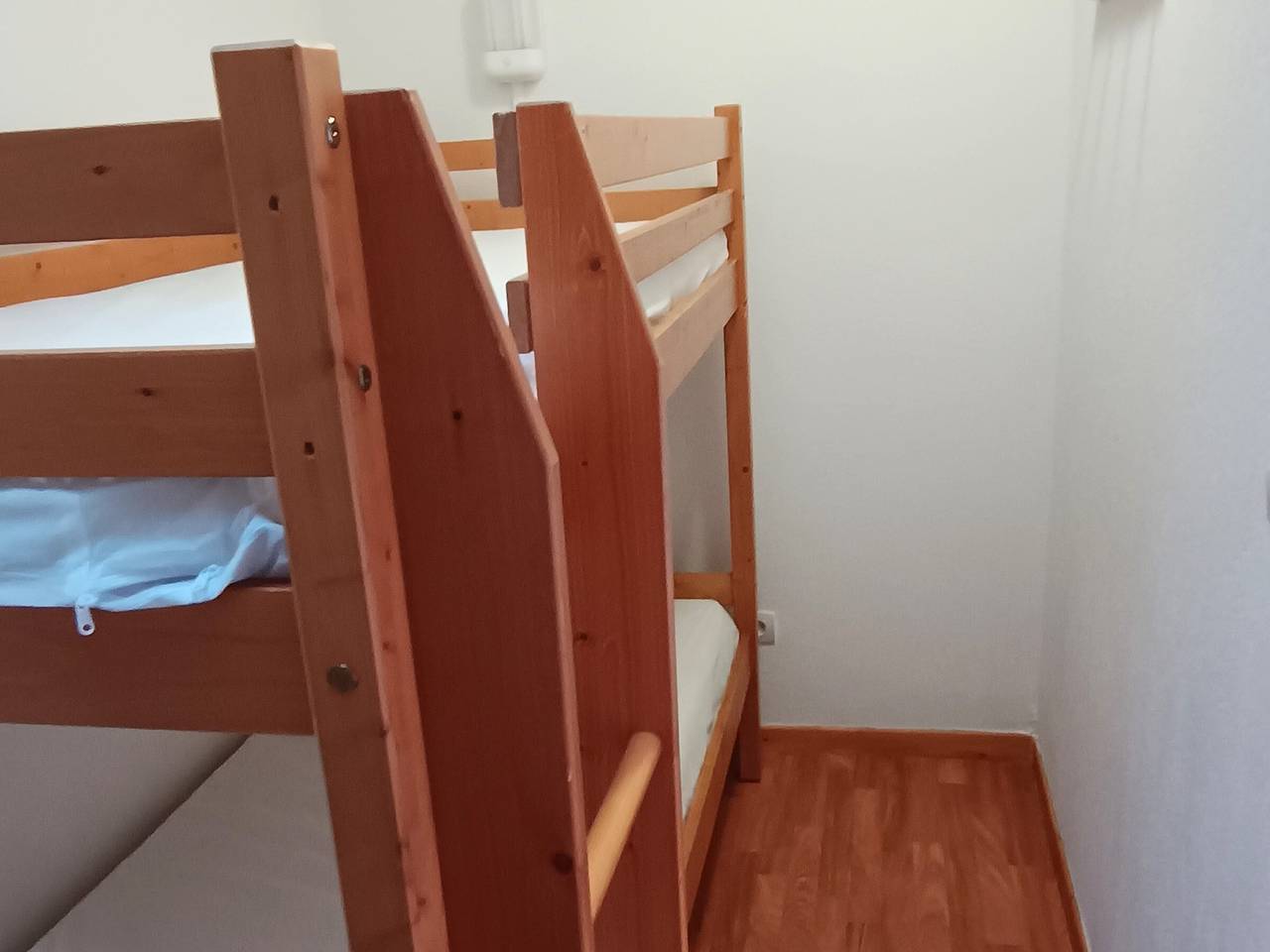 Ganze Wohnung, Gemütliches Duplex-Apartment, 300m von den Pisten, mit Pool & Balkon, für 4 Personen in Saint-Étienne-en-Dévoluy, Le Dévoluy