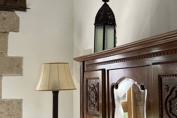 Location de vacances pour 4 personnes, avec jardin et jacuzzi à Queaux