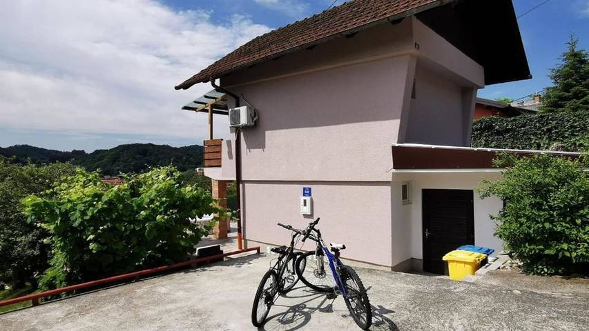 Ferienhaus für 5 Personen, mit Garten und Whirlpool