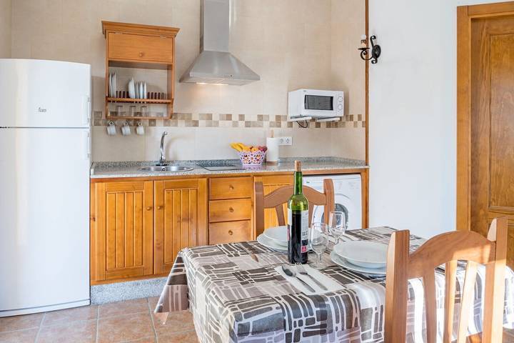 Appartement climatisé à proximité de la plage avec piscine, terrasse, jardin et Wi-Fi in Playa del Faro de Trafalgar, Barbate