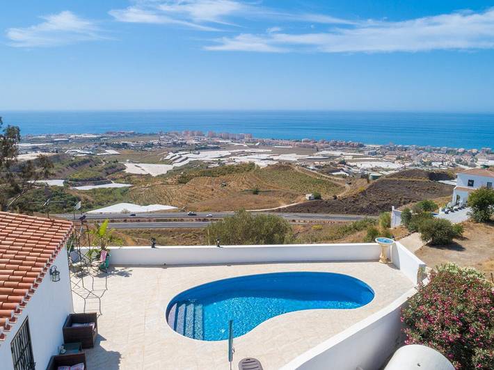 Holiday home for 6 people, with ocean view and pool as well as terrace, with pets in Costa del Sol