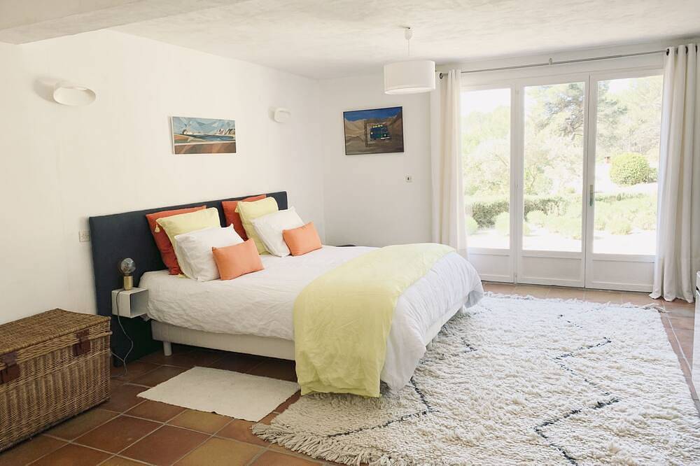 Provencal house, quiet and nature near Aix en Provence in Éguilles, Aix-en-Provence region