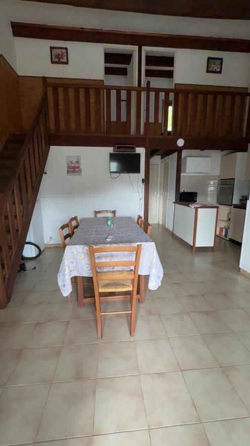 Location de vacances pour 8 personnes, avec jardin et vue, animaux acceptés à Vico - 3