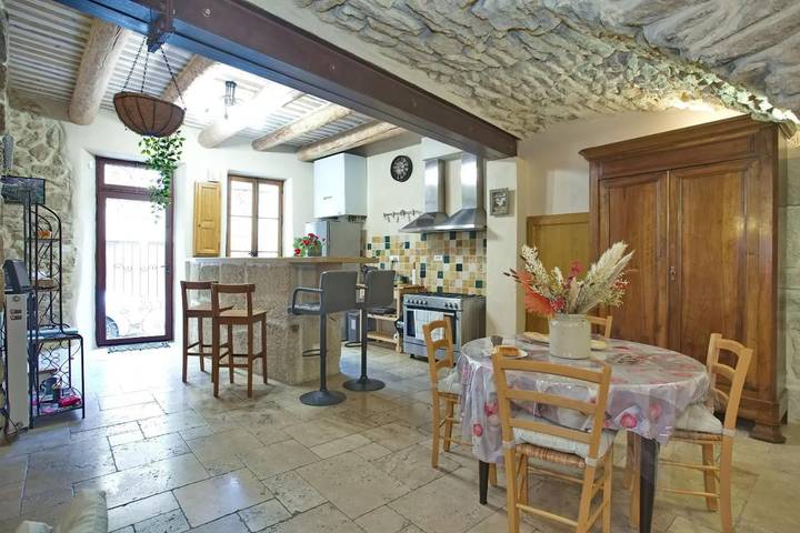 Location de vacances pour 8 personnes, animaux acceptés à Pélissanne - 4