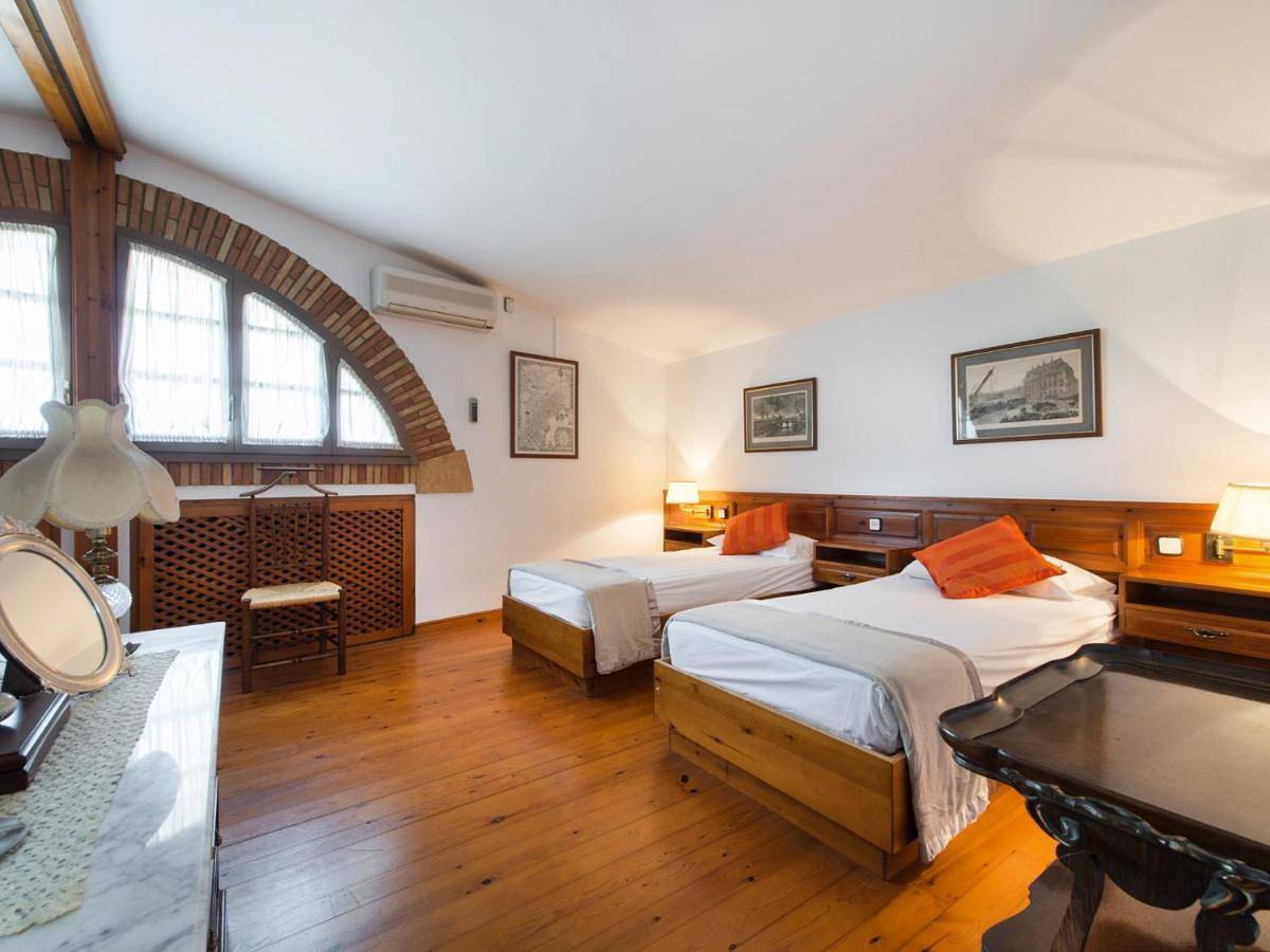 Five-Bedroom House in Alt Penedès, Penedes DO
