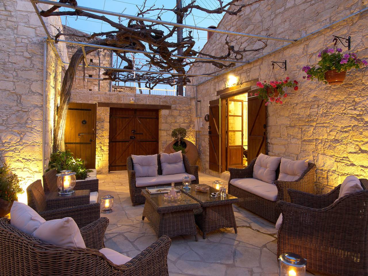 Entire apartment, Sanders Arsorama  Comfy 1 Bdr Apt w Shared Patio in South Cyprus