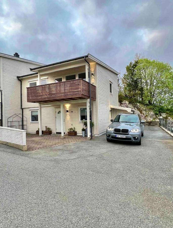 Ferienhaus für 4 Personen, mit Balkon und Terrasse sowie Garten und Ausblick in Lindås - 2